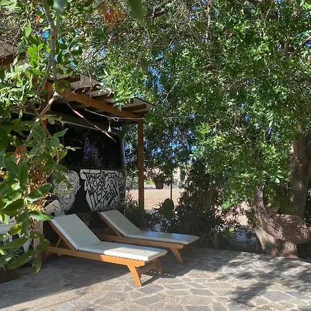 - Magic Bus - Hotel Klorakas Exterior photo